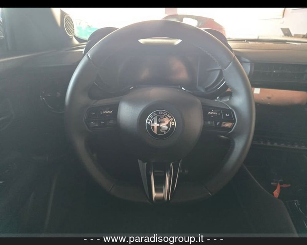 Alfa Romeo Junior nuova a Catanzaro (9)