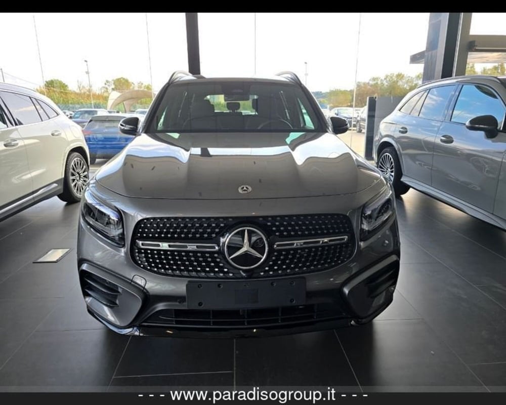 Mercedes-Benz GLB nuova a Catanzaro (2)