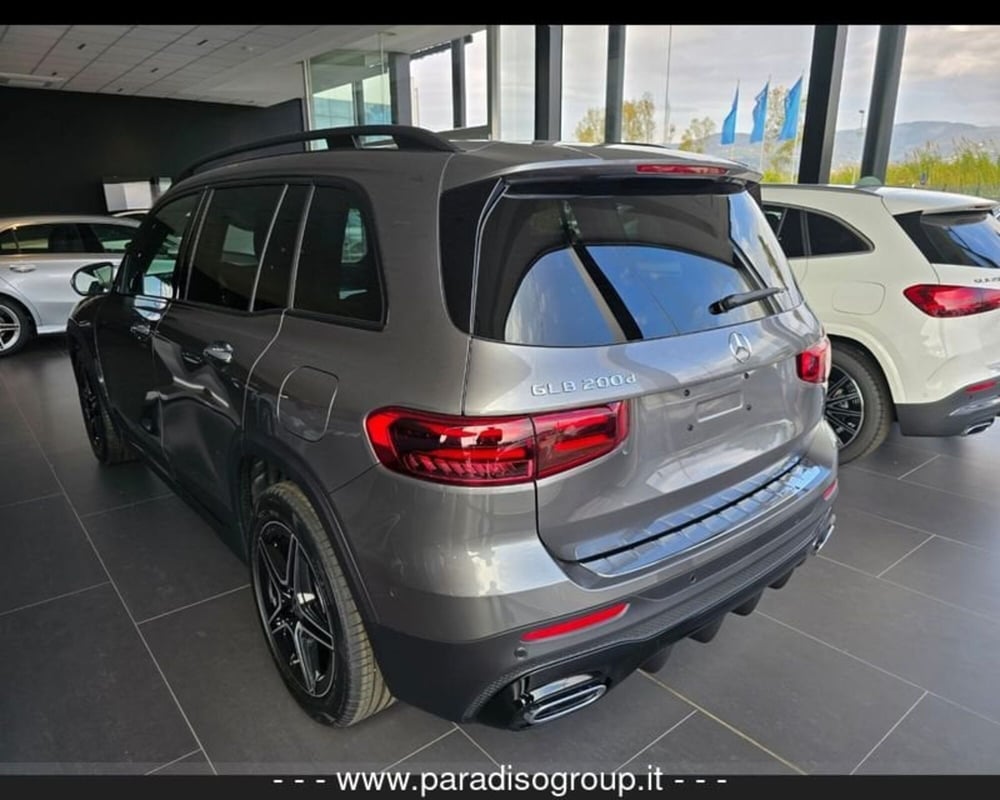 Mercedes-Benz GLB nuova a Catanzaro (3)