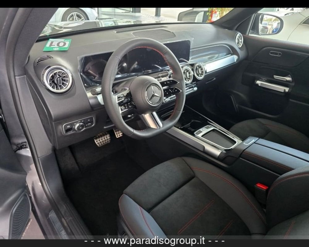 Mercedes-Benz GLB nuova a Catanzaro (4)