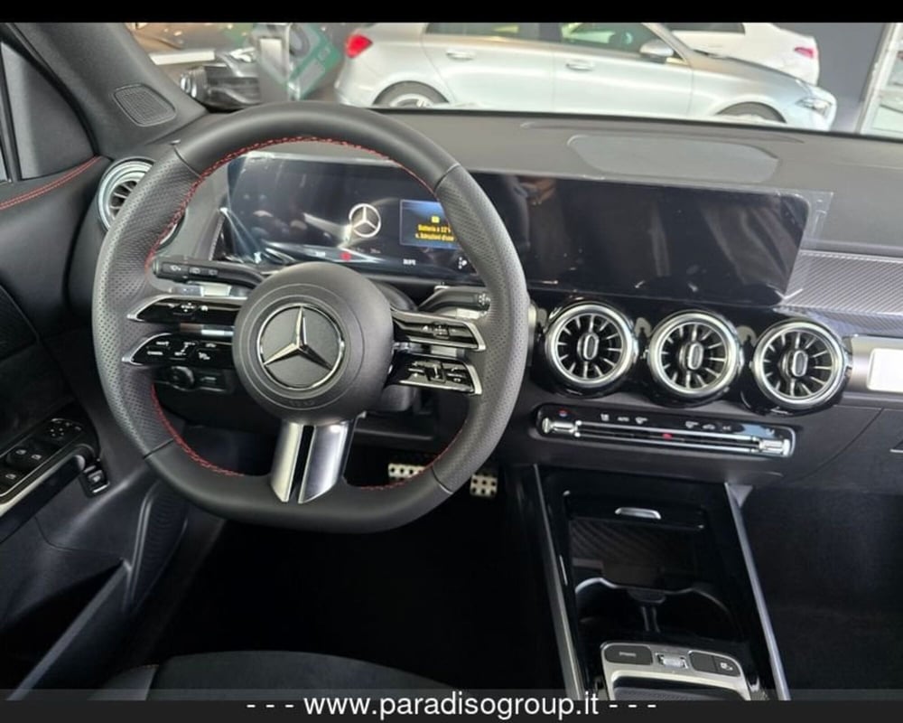 Mercedes-Benz GLB nuova a Catanzaro (7)