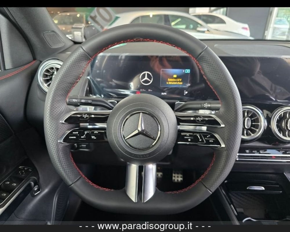 Mercedes-Benz GLB nuova a Catanzaro (8)
