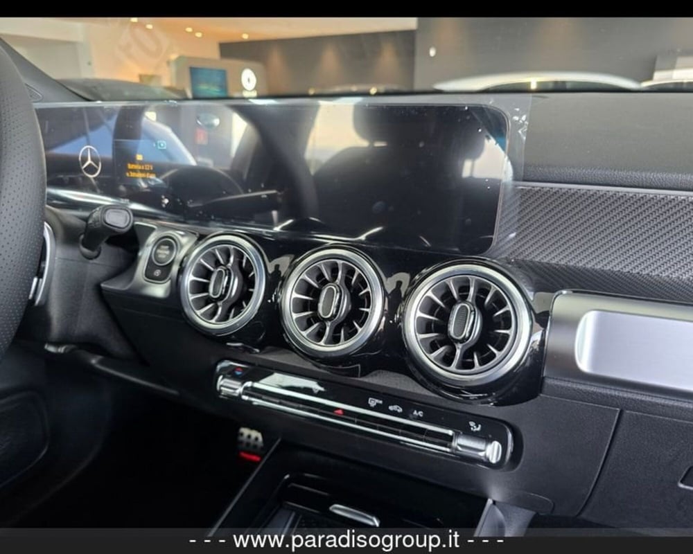 Mercedes-Benz GLB nuova a Catanzaro (9)