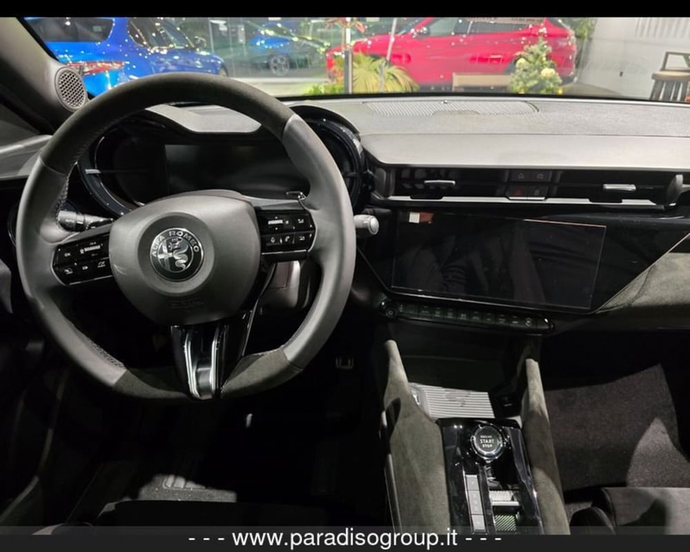 Alfa Romeo Junior nuova a Catanzaro (8)