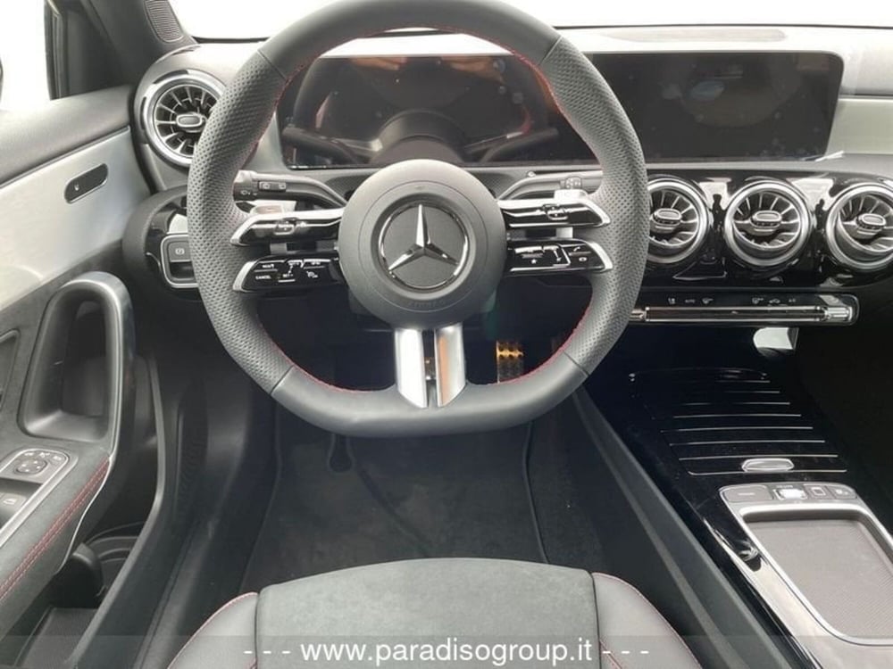 Mercedes-Benz Classe A nuova a Catanzaro (11)
