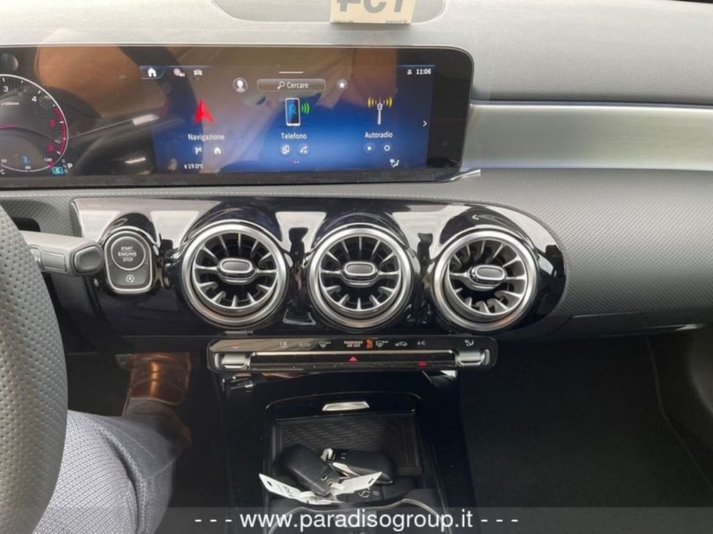 Mercedes-Benz Classe A nuova a Catanzaro (14)