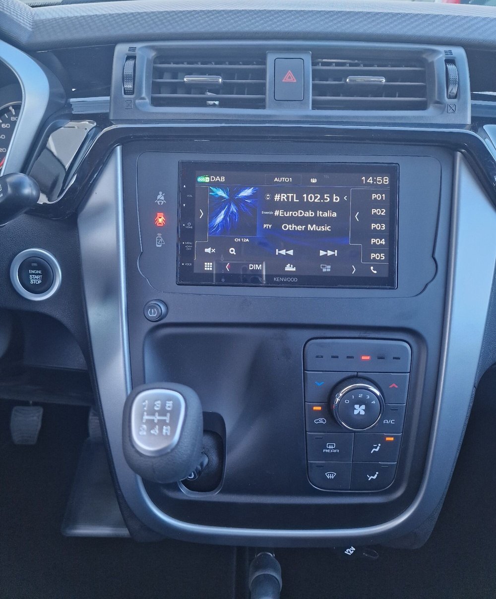 Mahindra KUV100 nuova a Torino (11)