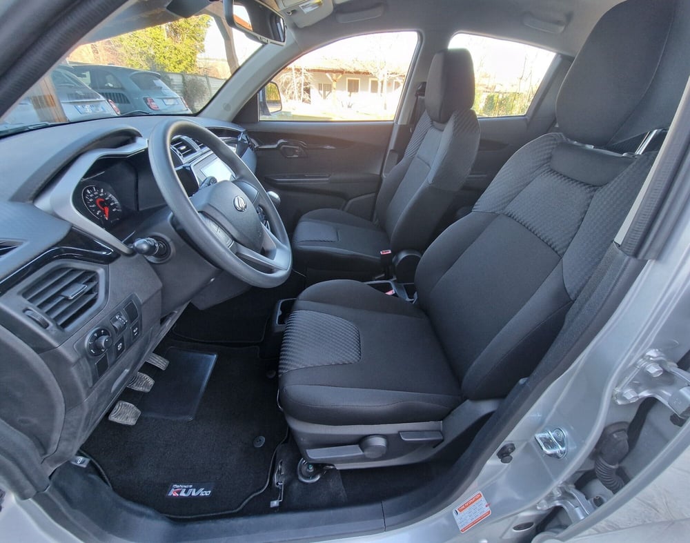 Mahindra KUV100 nuova a Torino (12)