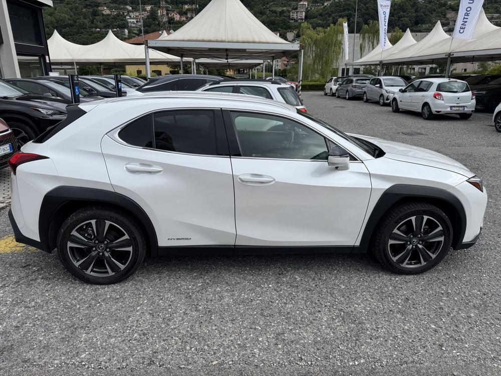 Lexus UX usata a Como (13)
