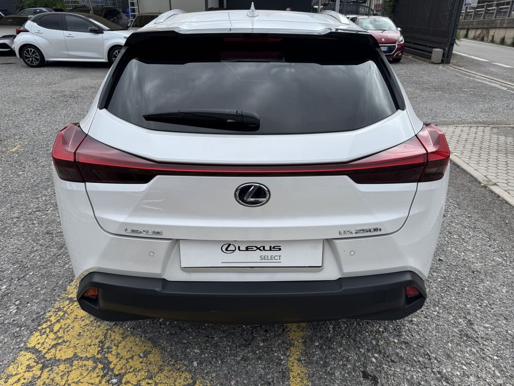 Lexus UX usata a Como (3)