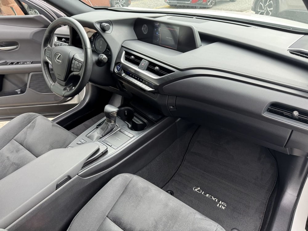 Lexus UX usata a Como (5)