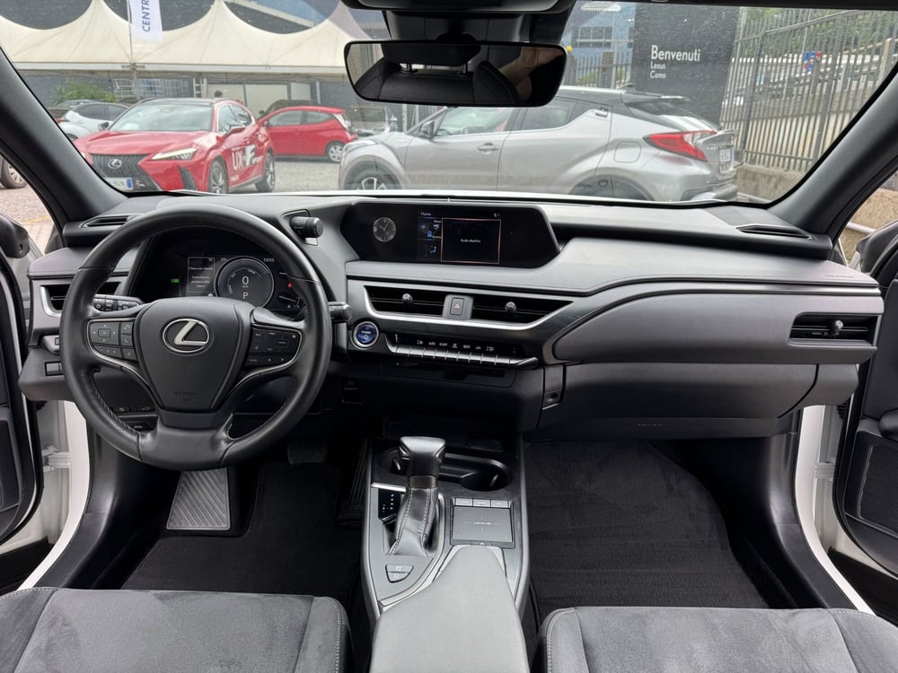 Lexus UX usata a Como (7)