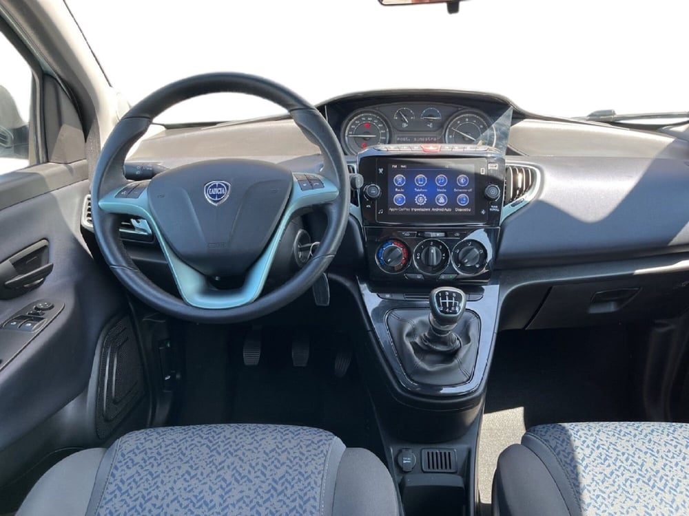 Lancia Ypsilon usata a Torino (11)