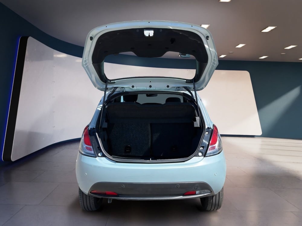 Lancia Ypsilon usata a Torino (7)