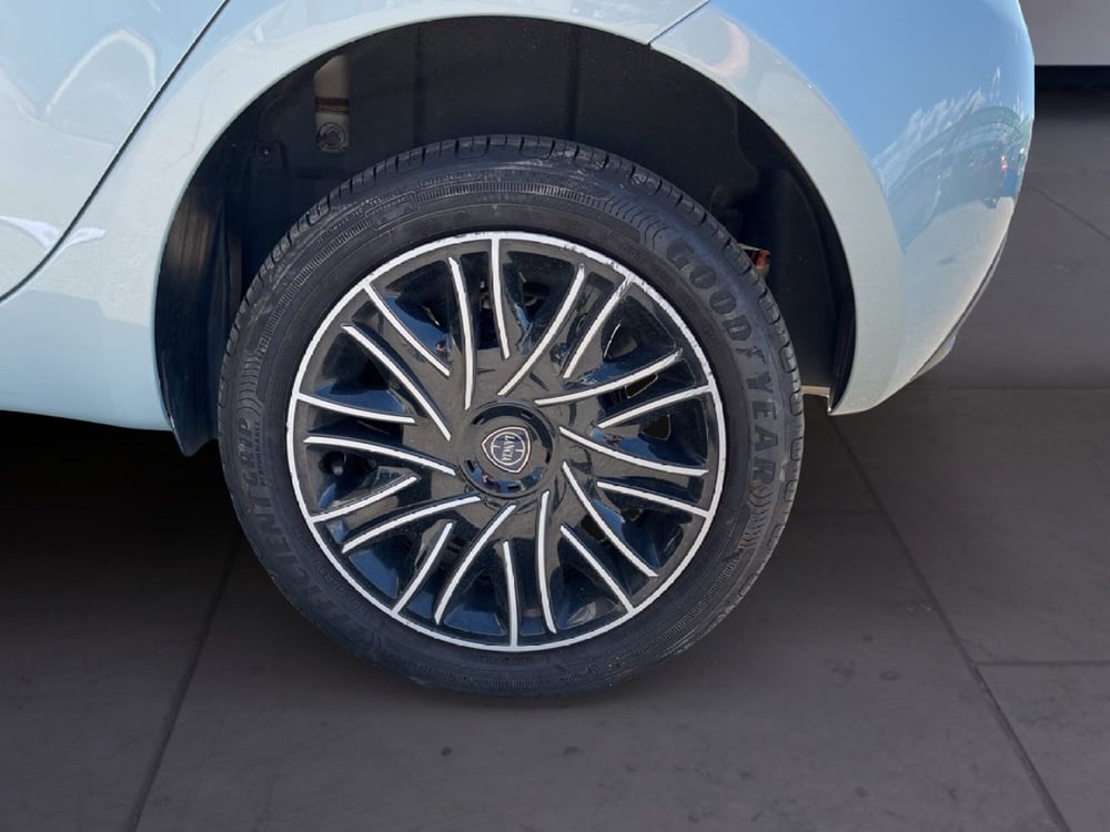 Lancia Ypsilon usata a Torino (8)