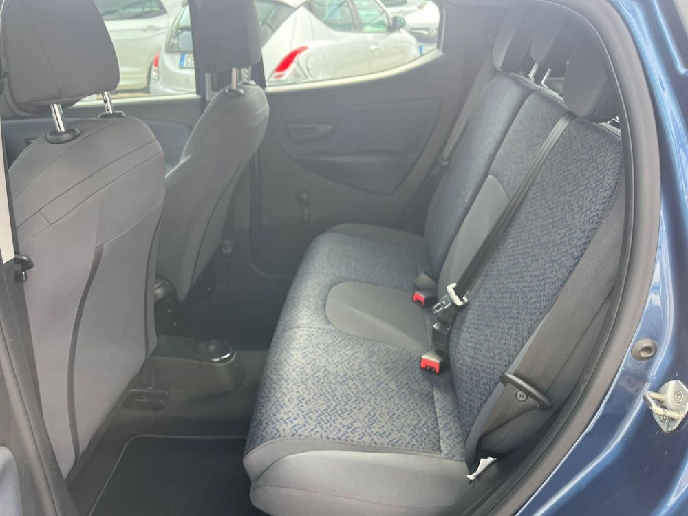 Lancia Ypsilon usata a Milano (12)
