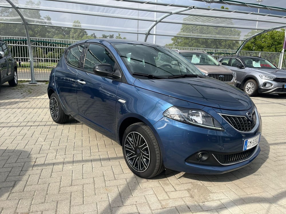 Lancia Ypsilon usata a Milano (3)