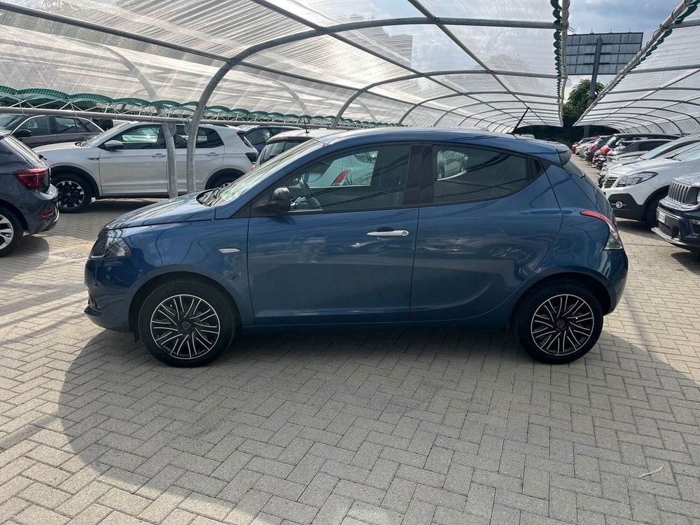 Lancia Ypsilon usata a Milano (4)