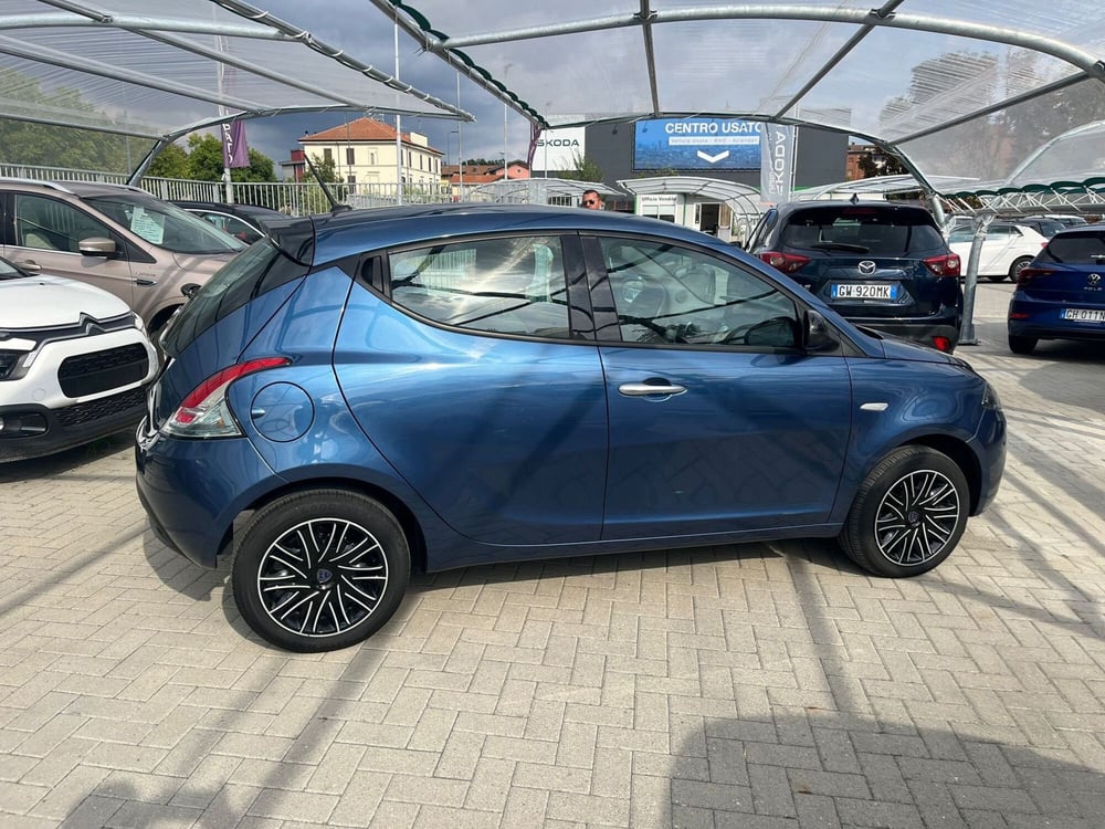 Lancia Ypsilon usata a Milano (5)