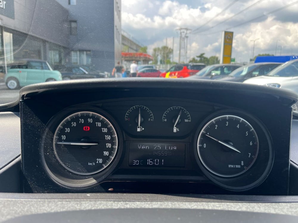 Lancia Ypsilon usata a Milano (19)