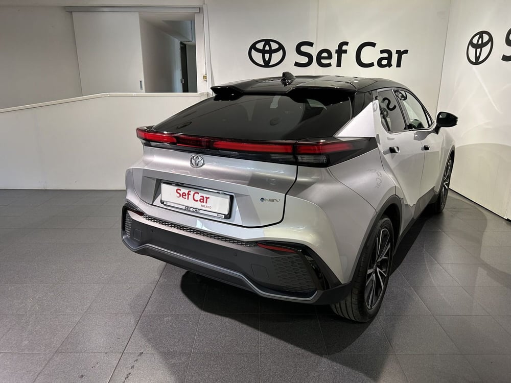 Toyota Toyota C-HR usata a Milano (4)