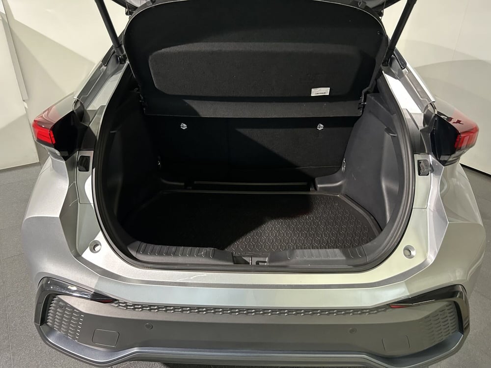 Toyota Toyota C-HR usata a Milano (6)