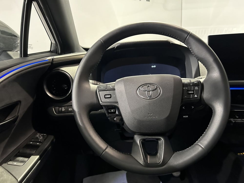 Toyota Toyota C-HR usata a Milano (8)
