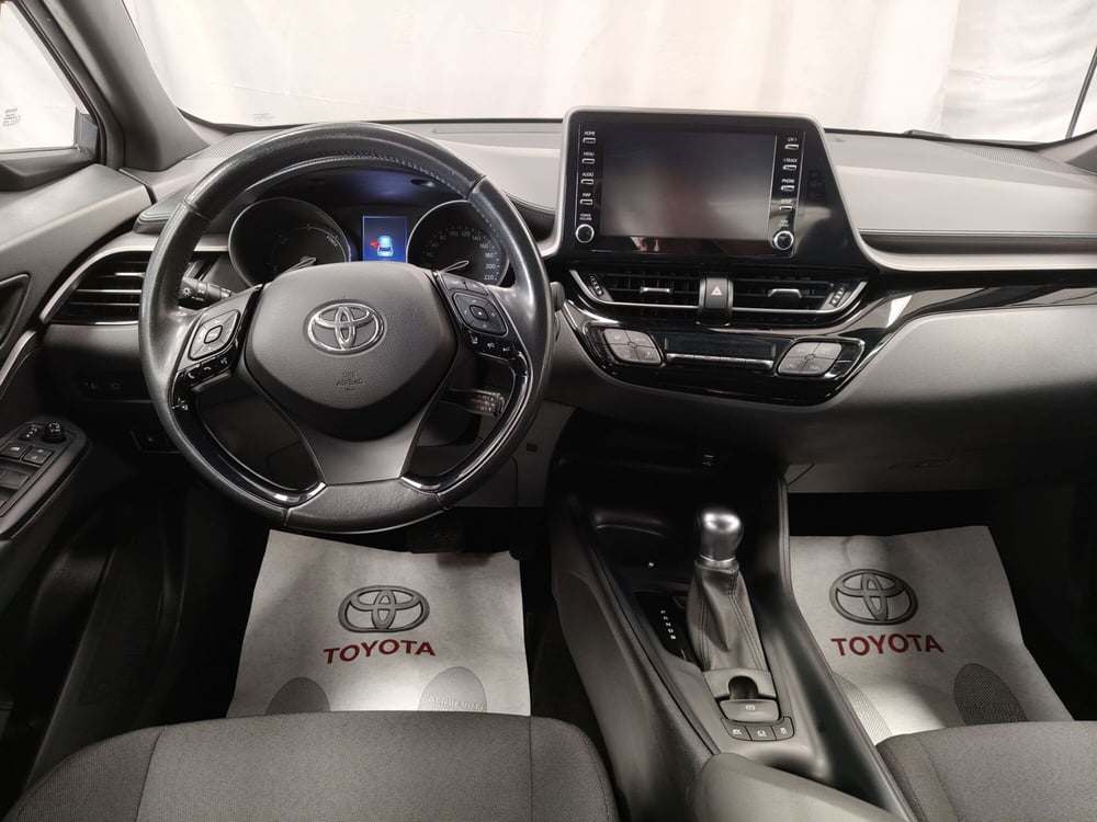 Toyota Toyota C-HR usata a Roma (10)