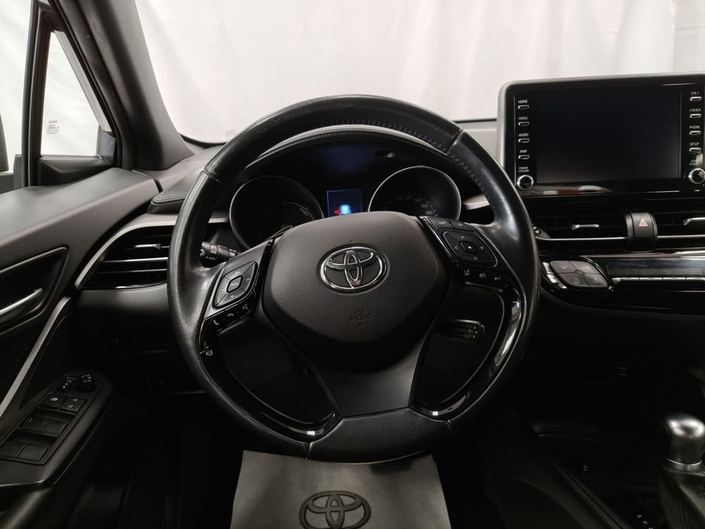 Toyota Toyota C-HR usata a Roma (11)