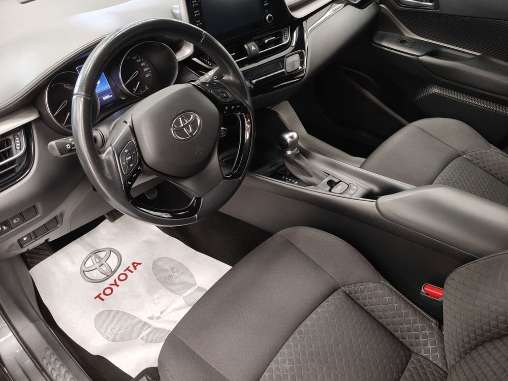 Toyota Toyota C-HR usata a Roma (12)
