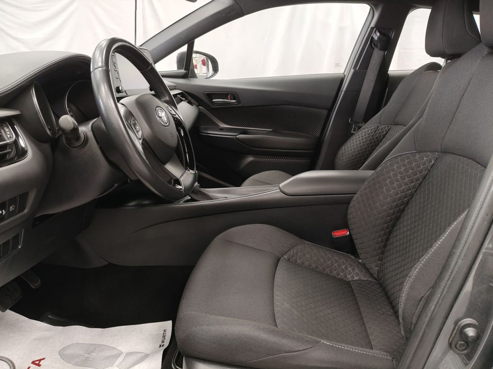 Toyota Toyota C-HR usata a Roma (14)