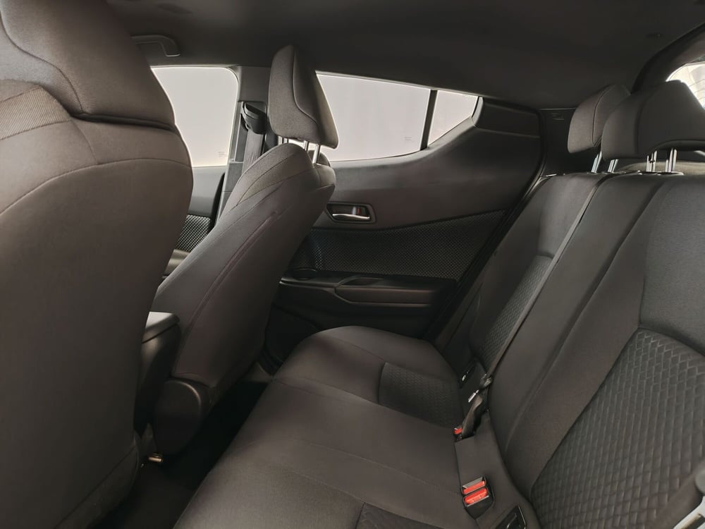Toyota Toyota C-HR usata a Roma (15)