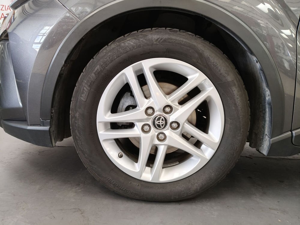 Toyota Toyota C-HR usata a Roma (18)