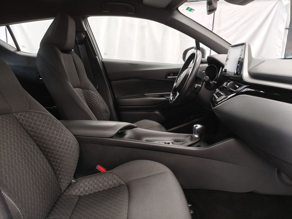 Toyota Toyota C-HR usata a Roma (6)