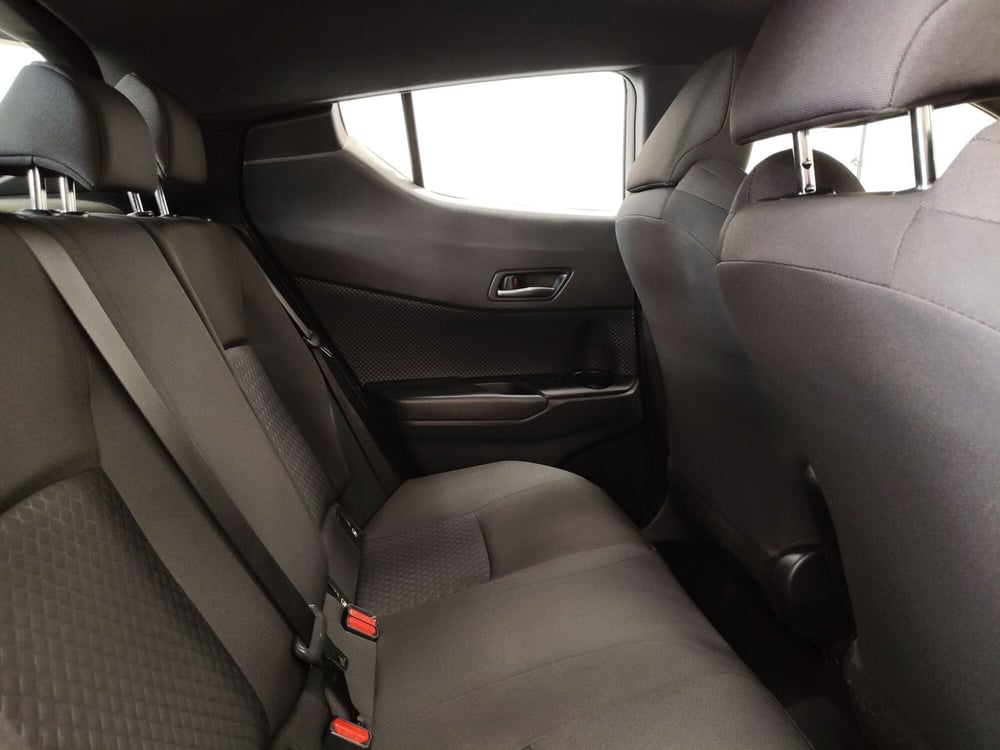 Toyota Toyota C-HR usata a Roma (8)