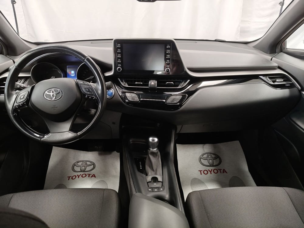 Toyota Toyota C-HR usata a Roma (9)