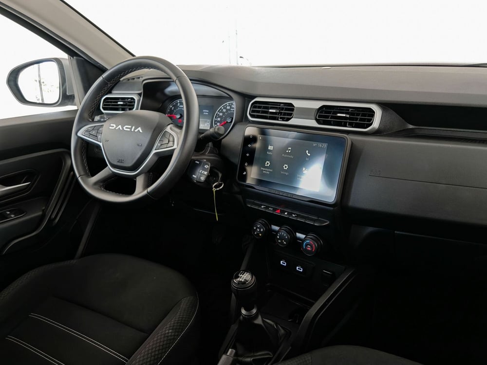 Dacia Duster usata a Palermo (9)