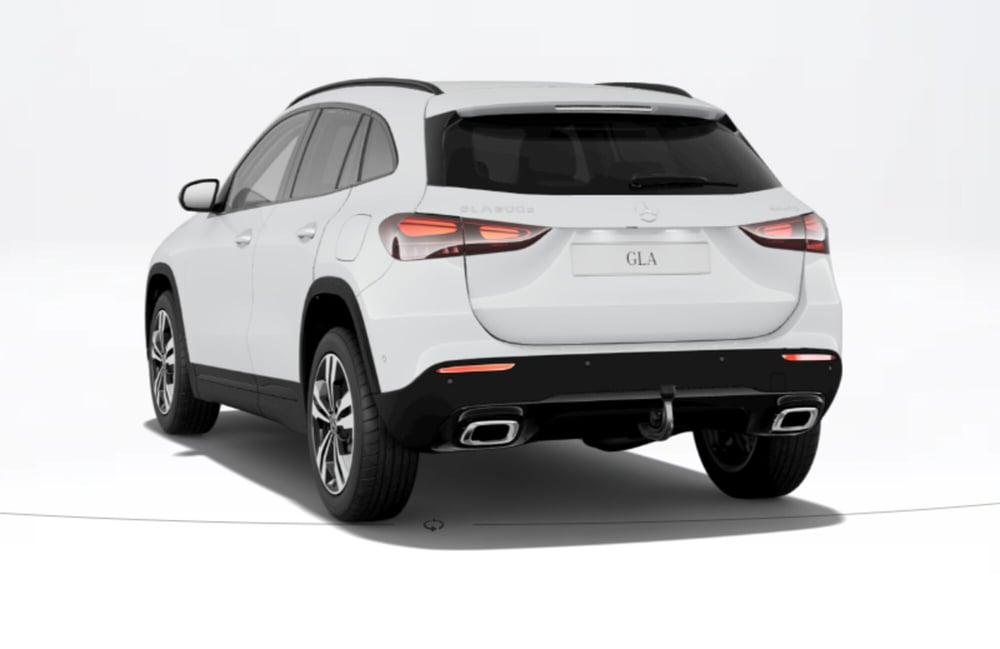 Mercedes-Benz GLA SUV nuova a Bolzano (2)