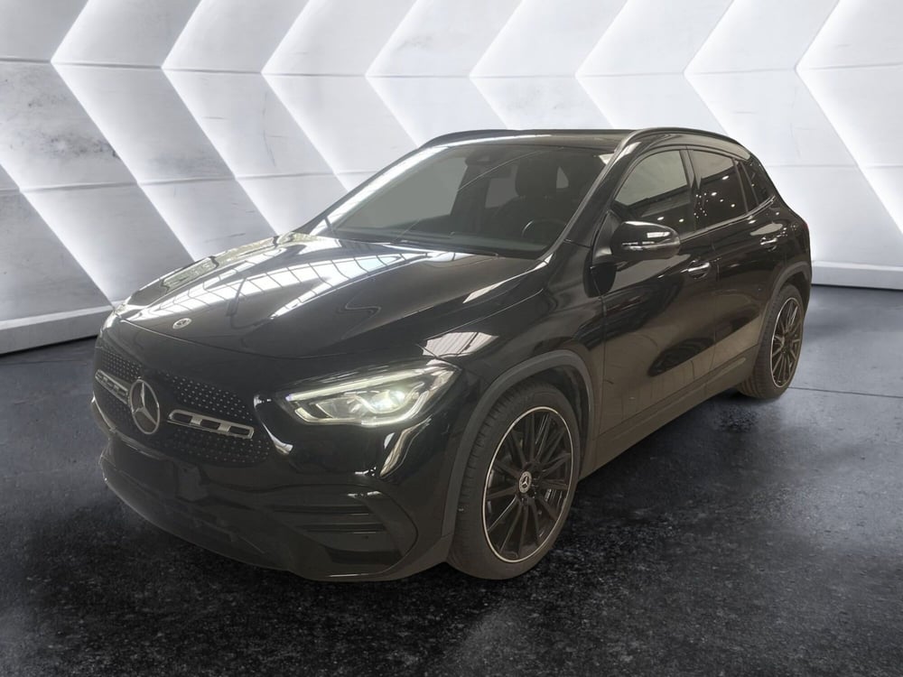 Mercedes-Benz GLA SUV usata a Napoli