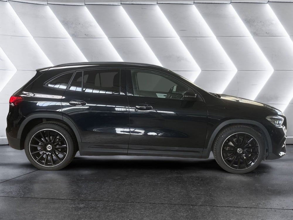 Mercedes-Benz GLA SUV usata a Napoli (4)