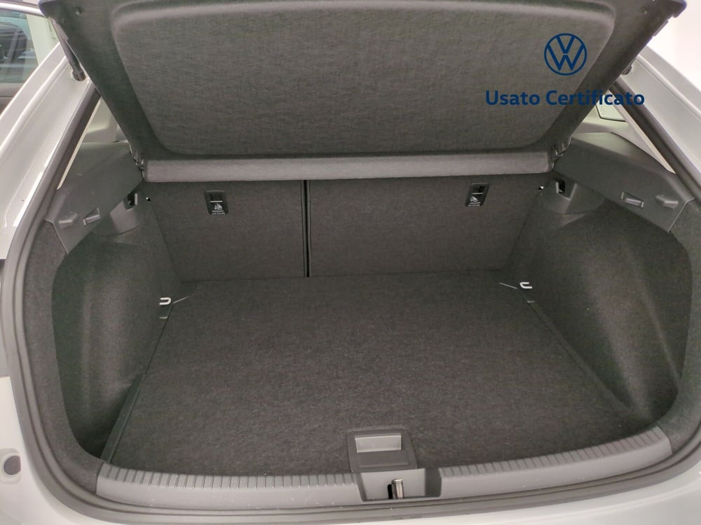 Volkswagen Taigo nuova a Avellino (12)