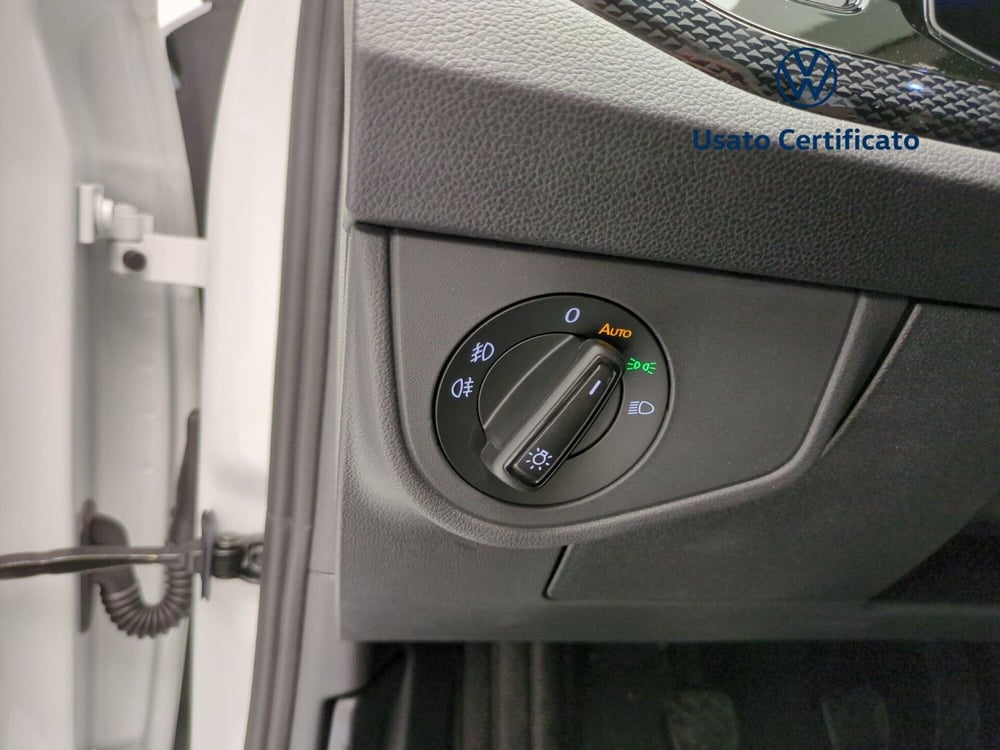 Volkswagen Taigo nuova a Avellino (16)