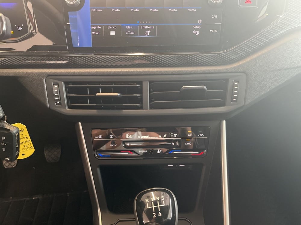 Volkswagen Polo nuova a Salerno (15)