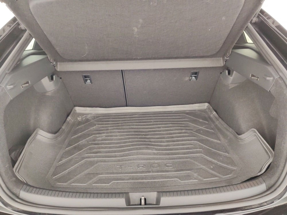 Volkswagen Taigo usata a Massa-Carrara (17)