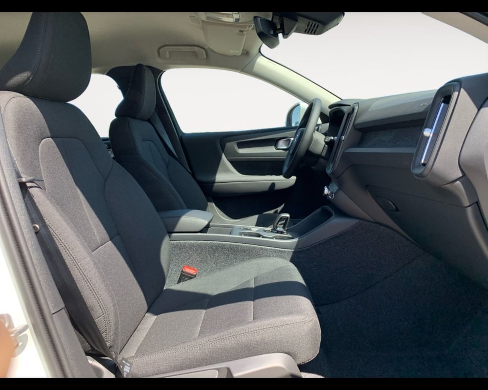 Volvo XC40 nuova a Ravenna (13)