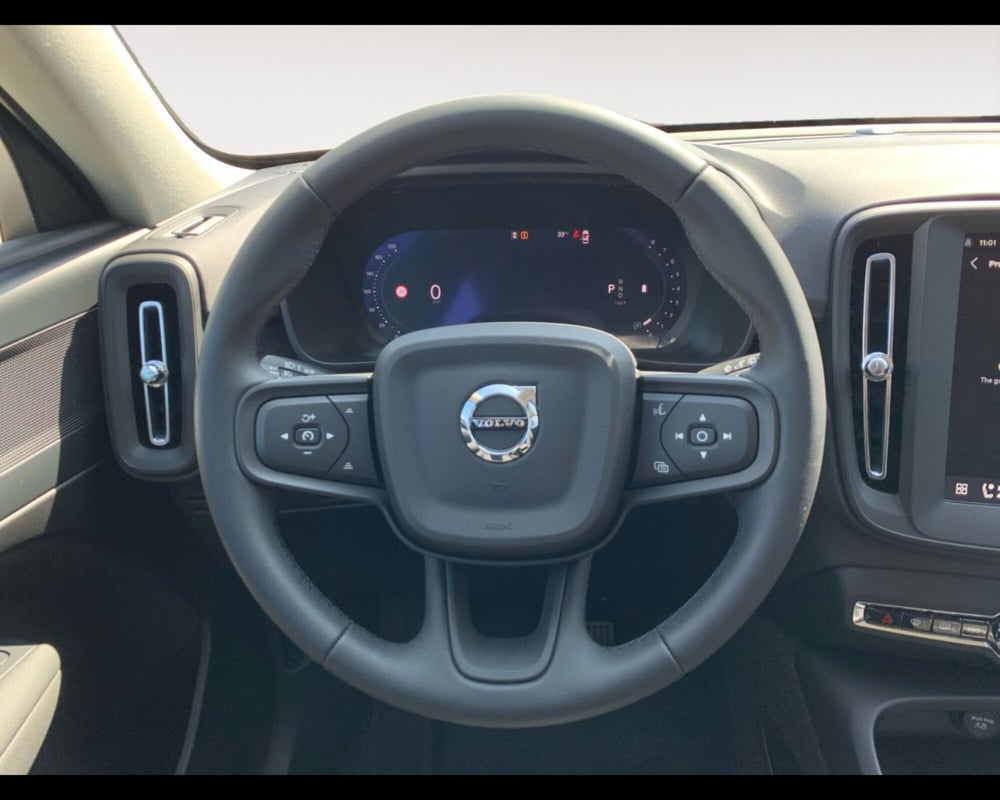 Volvo XC40 nuova a Ravenna (15)
