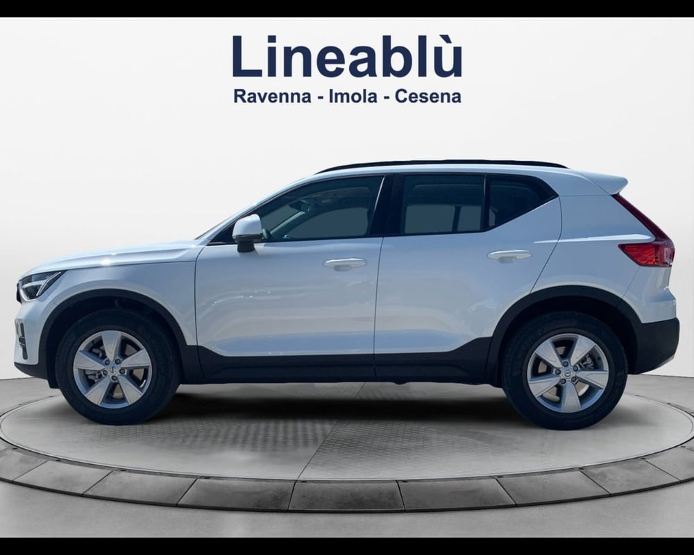 Volvo XC40 nuova a Ravenna (2)