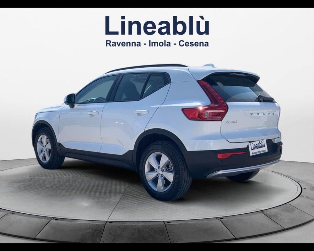 Volvo XC40 nuova a Ravenna (3)
