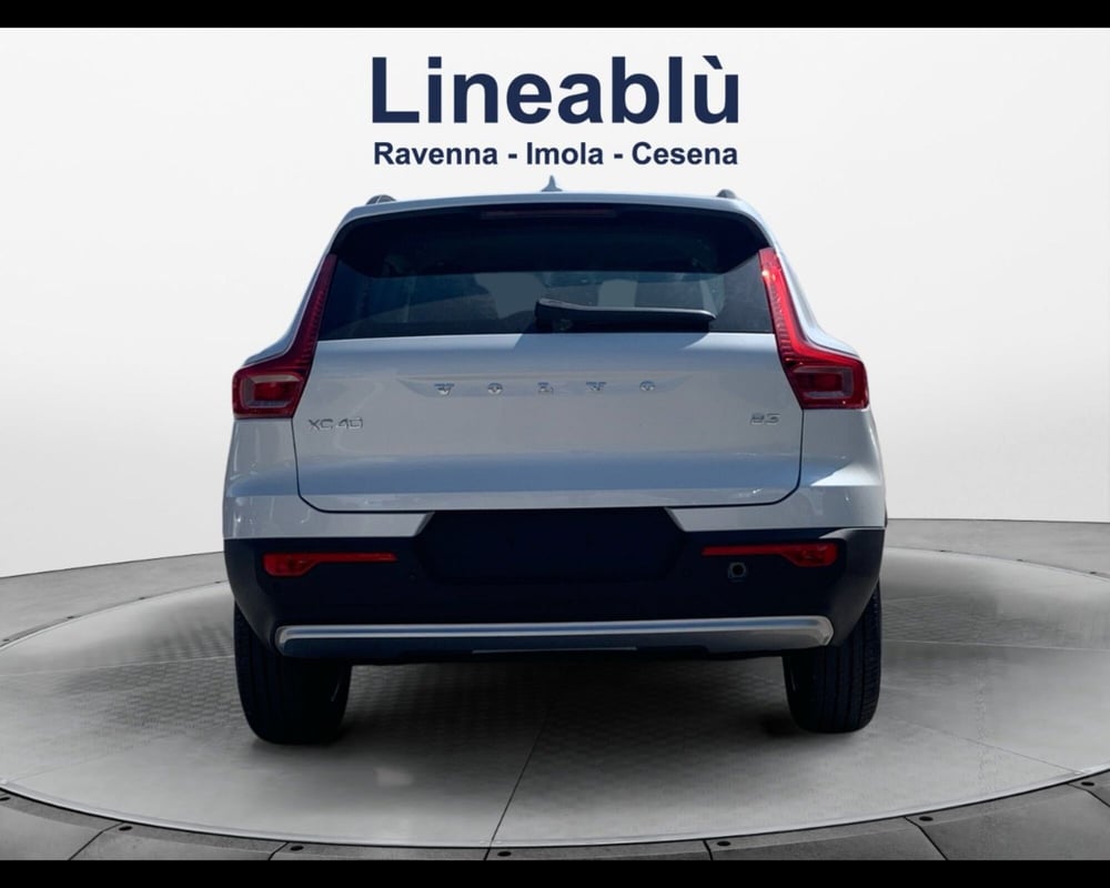 Volvo XC40 nuova a Ravenna (4)