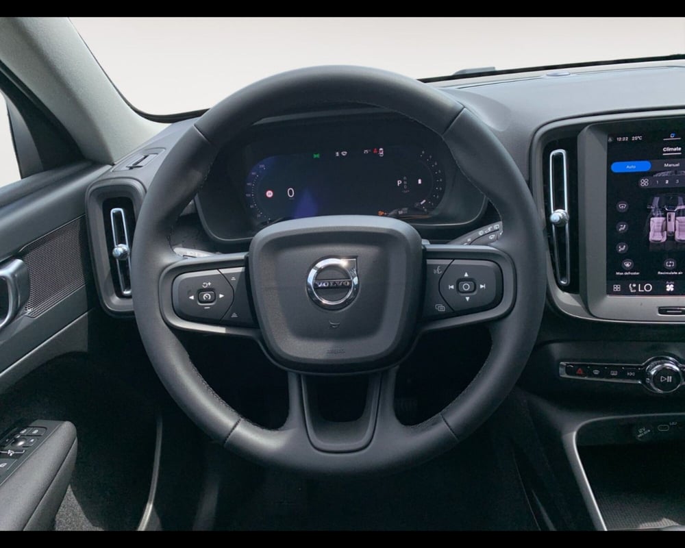 Volvo XC40 nuova a Ravenna (14)